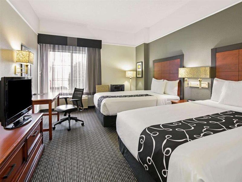 La Quinta By Wyndham Dfw Airport South / Irving Hotel Bagian luar foto