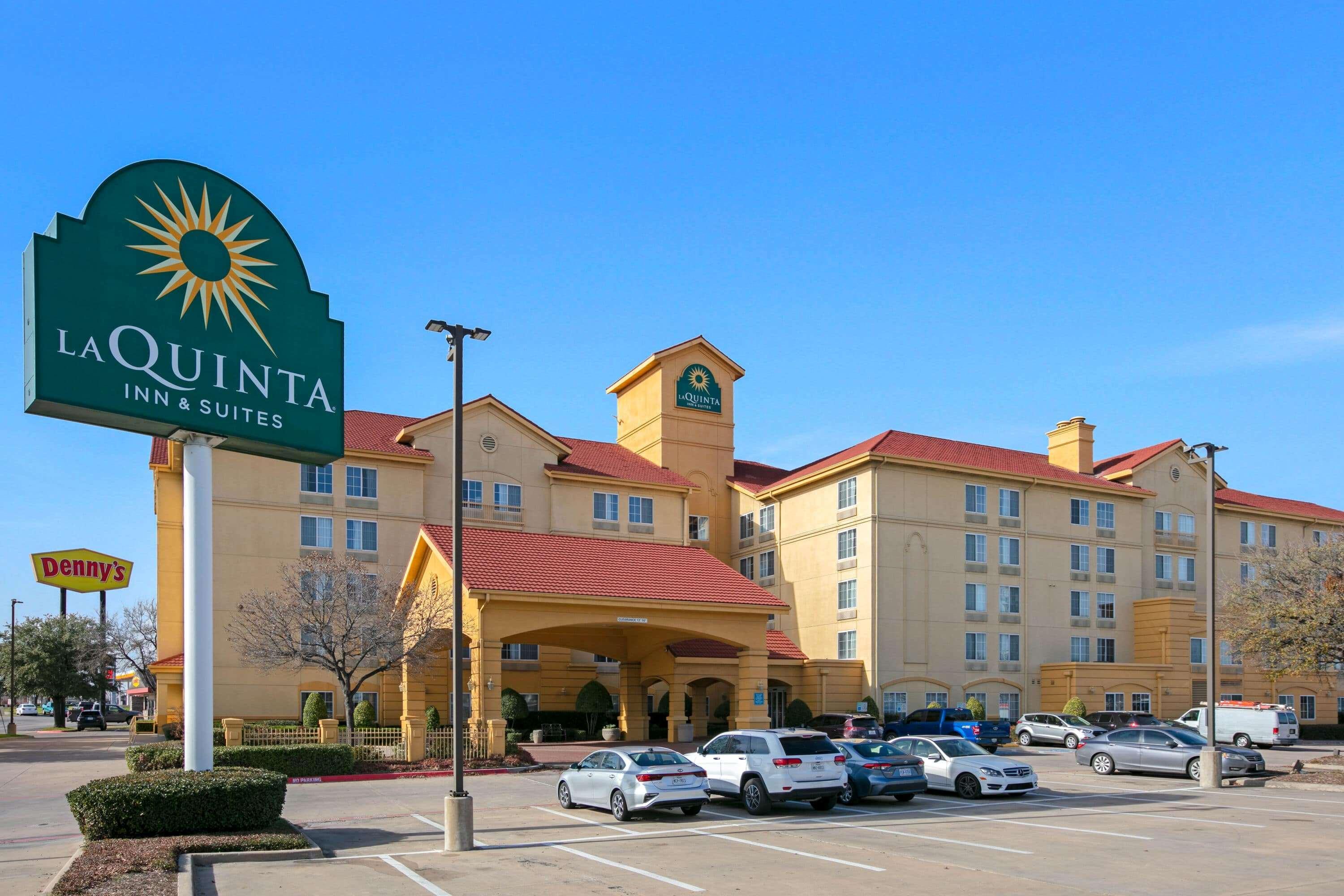 La Quinta By Wyndham Dfw Airport South / Irving Hotel Bagian luar foto