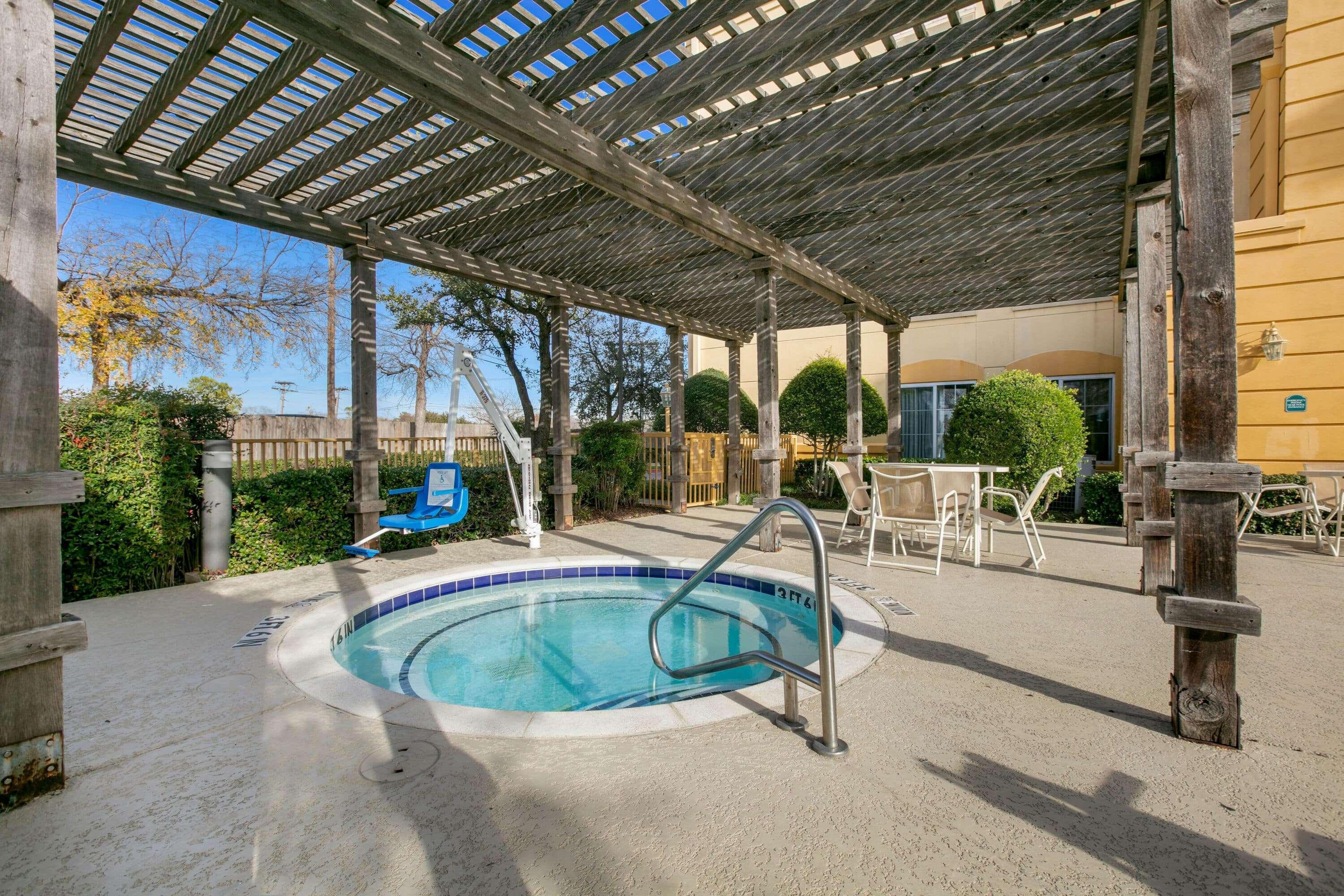 La Quinta By Wyndham Dfw Airport South / Irving Hotel Bagian luar foto