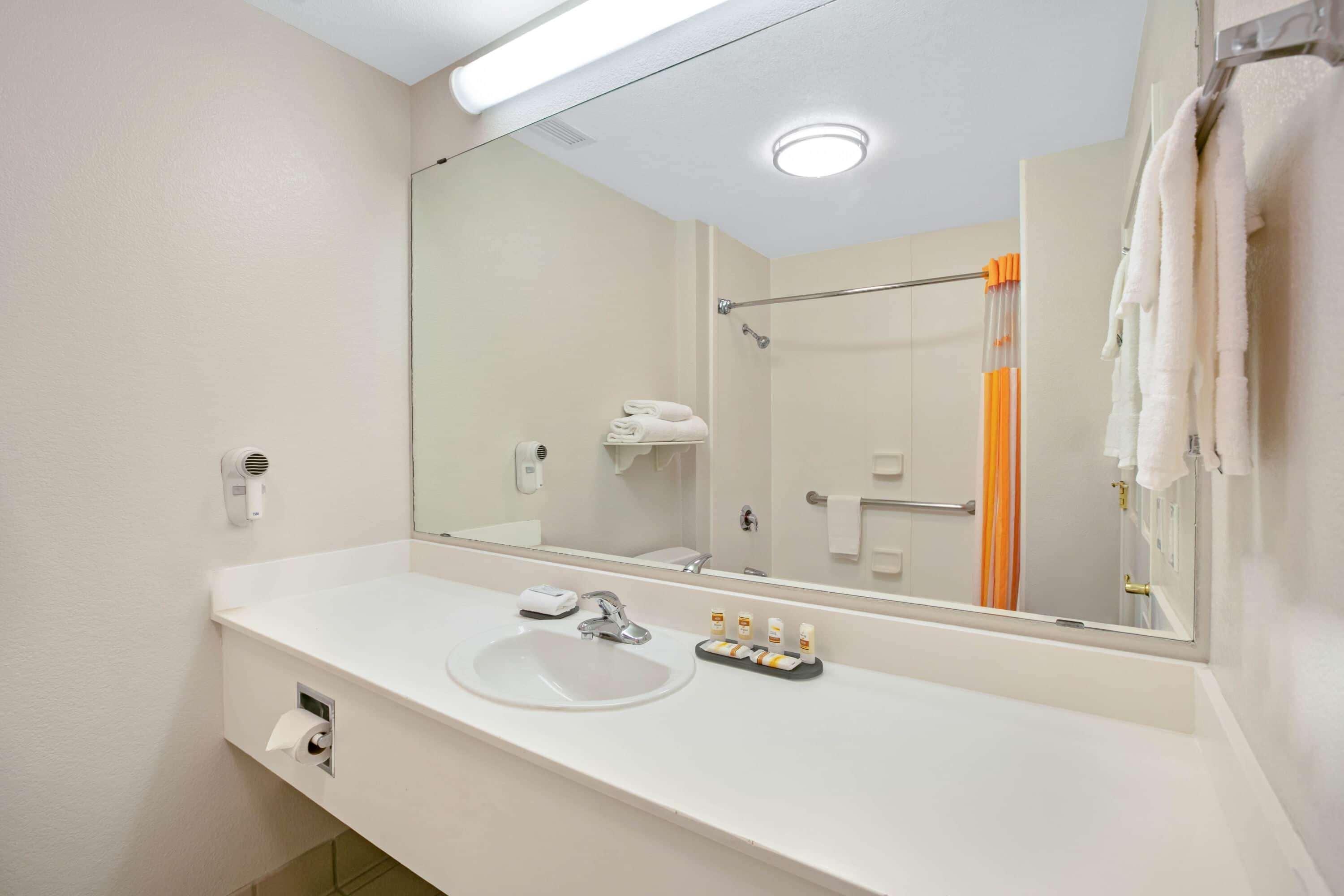 La Quinta By Wyndham Dfw Airport South / Irving Hotel Bagian luar foto