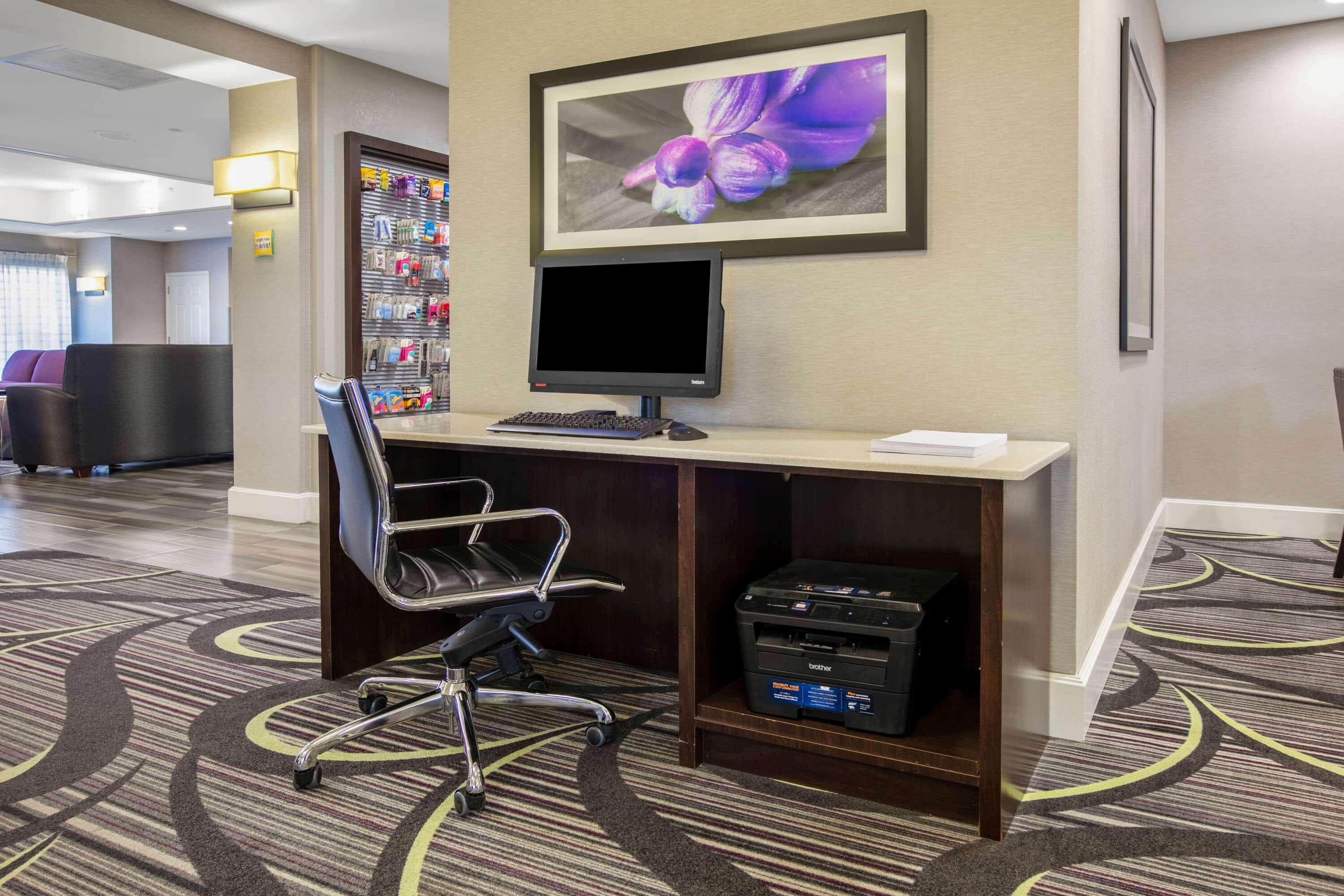 La Quinta By Wyndham Dfw Airport South / Irving Hotel Bagian luar foto