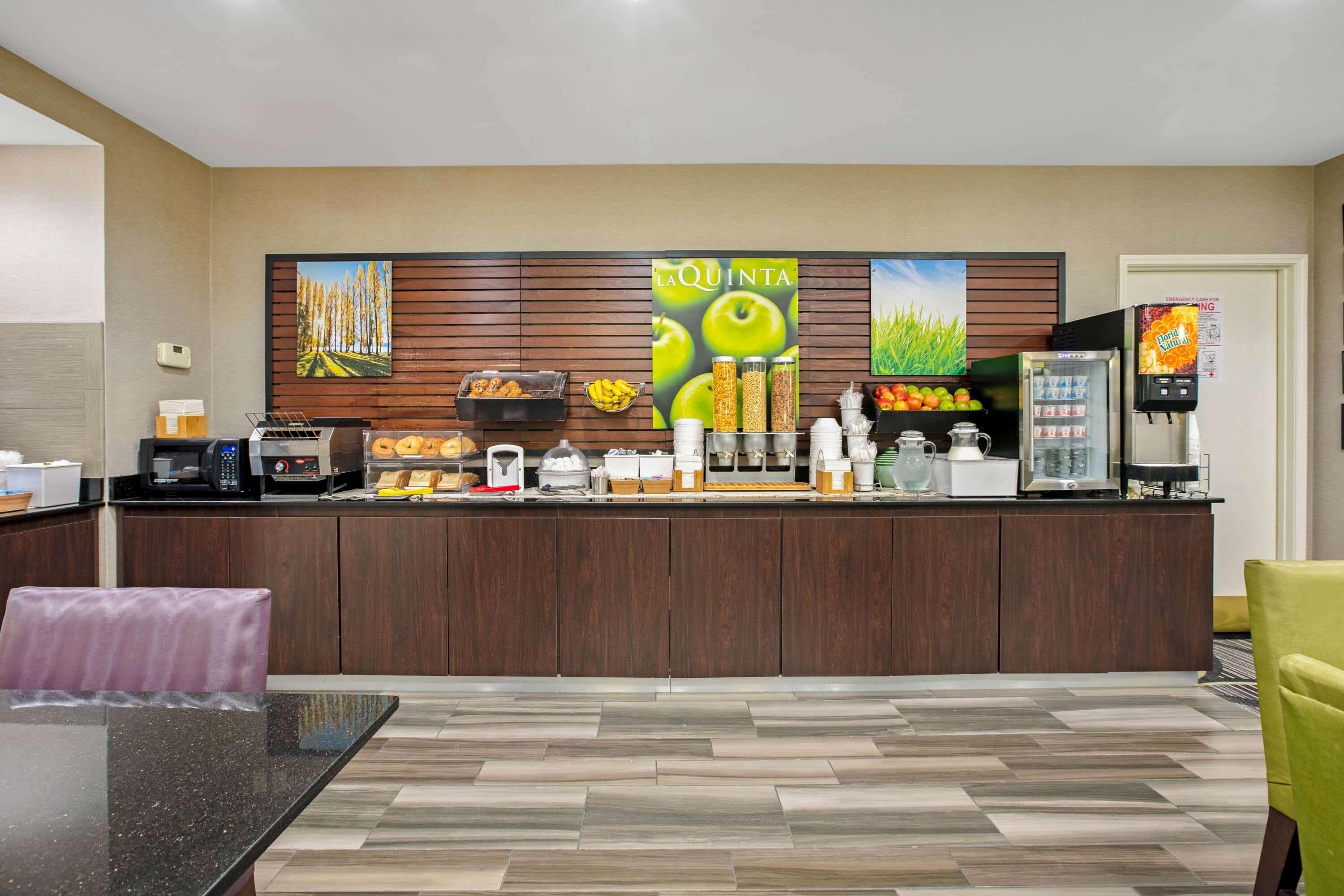 La Quinta By Wyndham Dfw Airport South / Irving Hotel Bagian luar foto