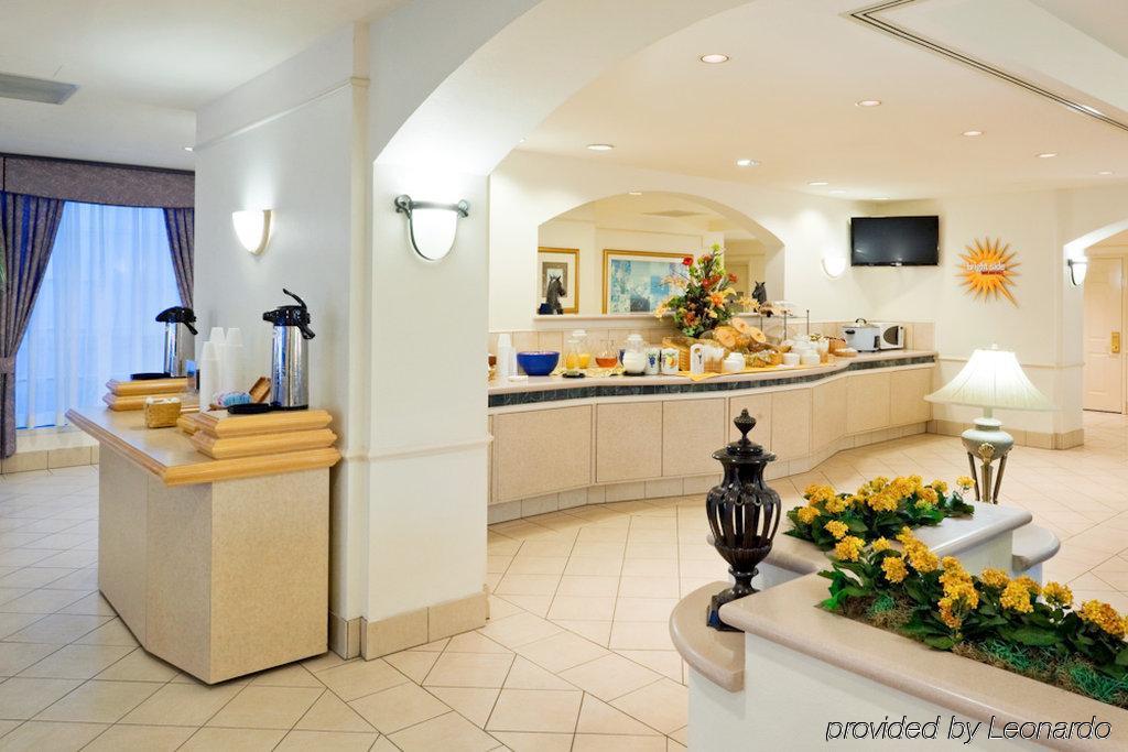 La Quinta By Wyndham Dfw Airport South / Irving Hotel Bagian luar foto