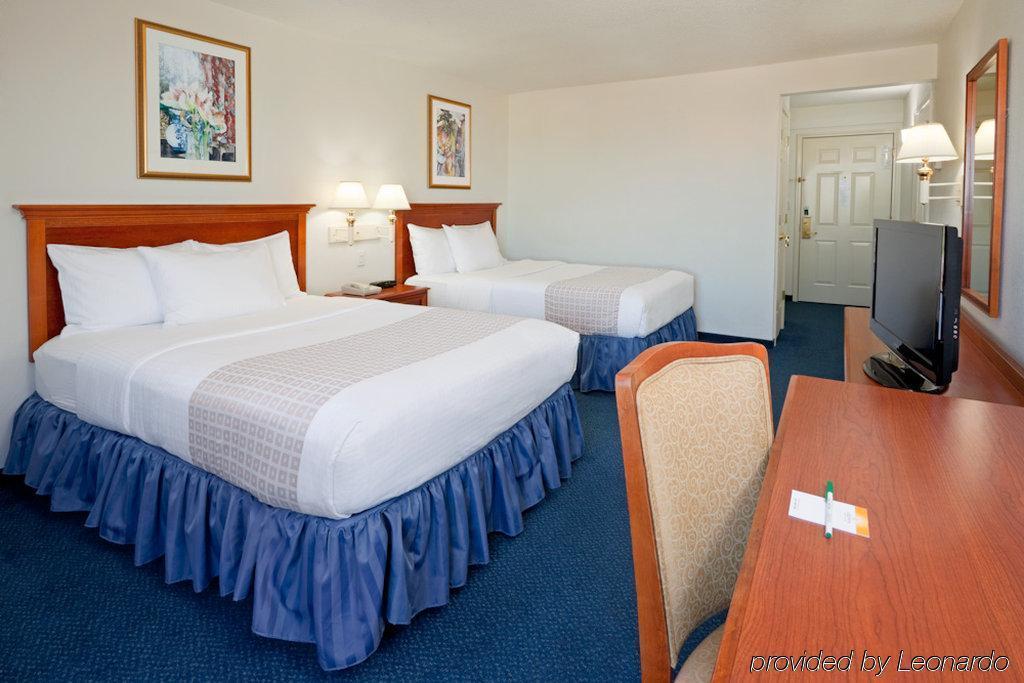 La Quinta By Wyndham Dfw Airport South / Irving Hotel Bagian luar foto